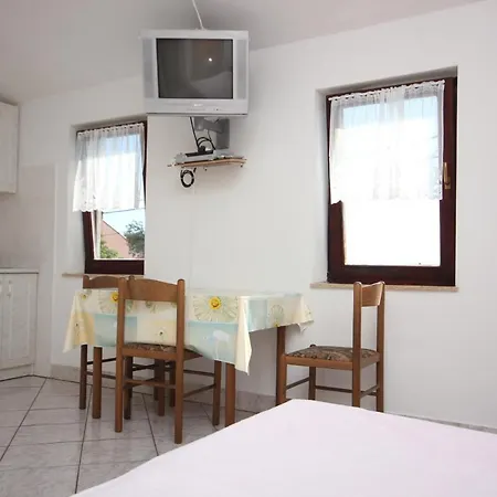 Apartment With Parking Space Punta Kriza, Cres - 383 *