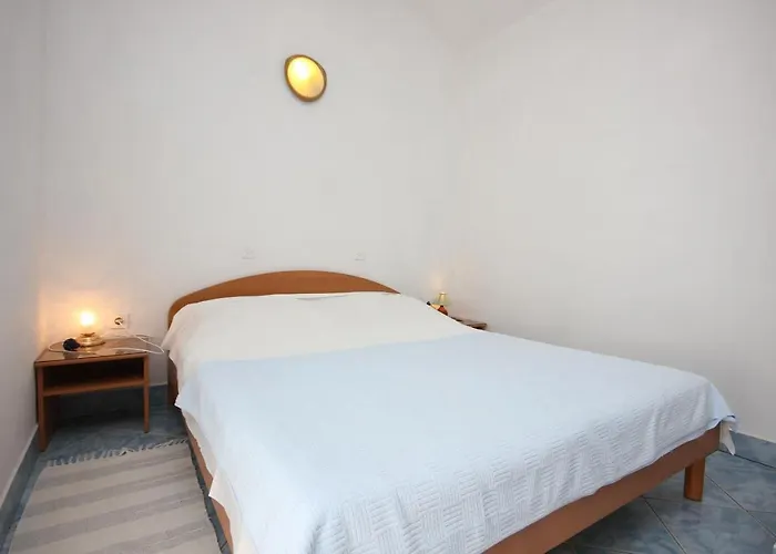 Apartment With Parking Space Punta Kriza, Cres - 383